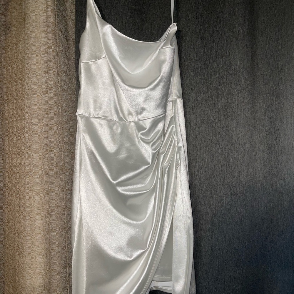 One shoulder strap white satin ruched mini dress